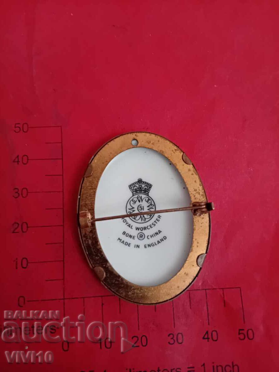 Antique brooch, porcelain, England with price 60.00 BGN | € 30.68