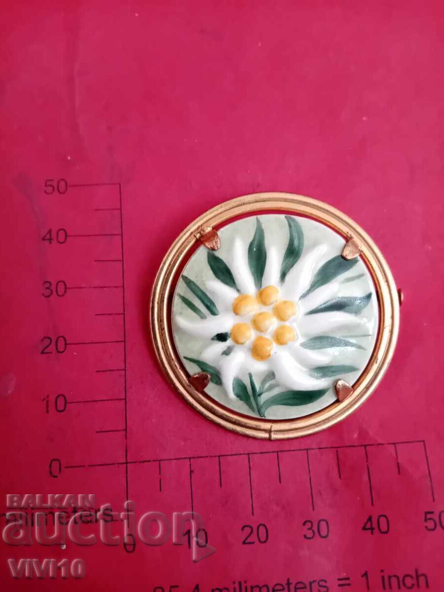 Broșă veche, Aurire, floare de colț