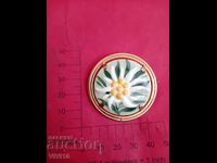 Αρχαία καρφίτσα, Επιχρύσωση, εντελβάις