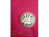 Αρχαία καρφίτσα, Επιχρύσωση, εντελβάις