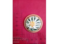 Αρχαία καρφίτσα, Επιχρύσωση, εντελβάις