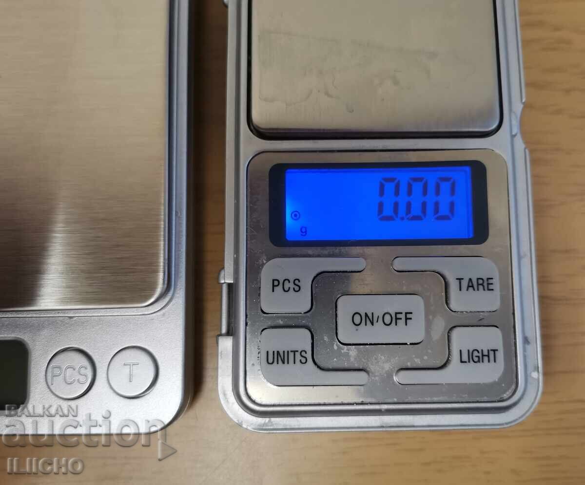 Ηλεκτρονικές ζυγαριές 2 τμχ με τιμή 15.00 BGN | € 7.67 Ηλεκτρονικές ζυγαριές 2 τμχ με τιμή 15.00 BGN | € 7.67