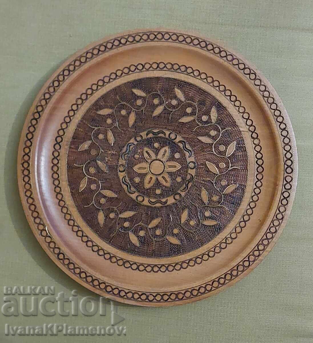 Delivery of Wooden panel inlaid with brass for connoisseurs, 30cm