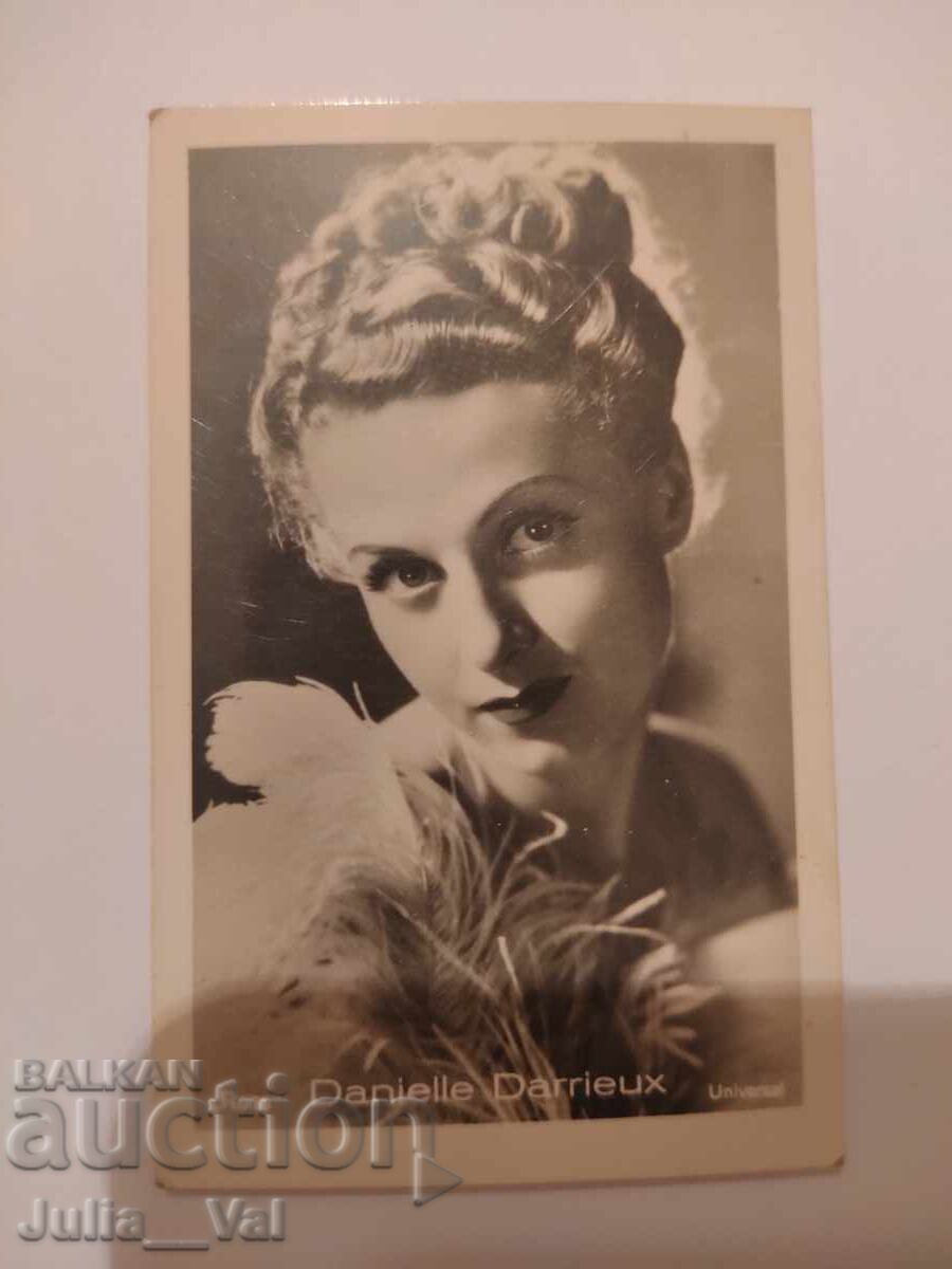 Carte poștală veche cu Danielle Darrieux - actriță și cântăreață franceză Carte poștală veche cu Danielle Darrieux - actriță și cântăreață franceză
