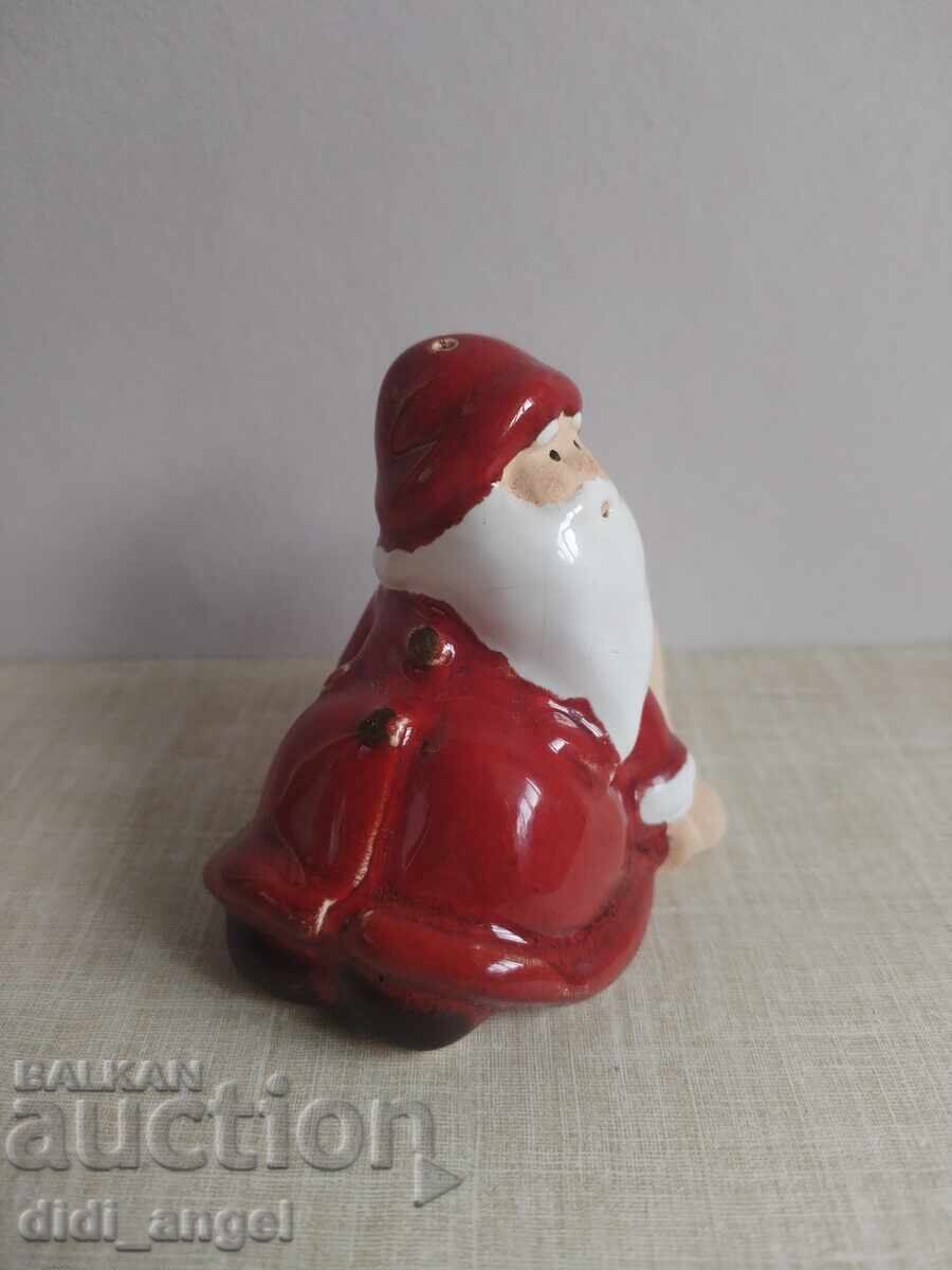 Delivery of Russian ceramic salt shaker Delivery of Russian ceramic salt shaker