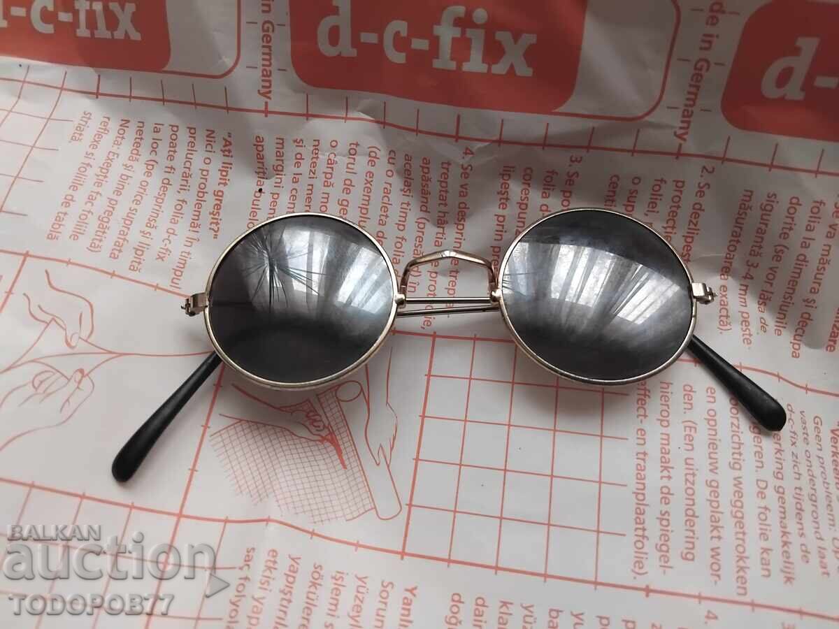 Old glasses with gold-plated frames with price 1.00 BGN | € 0.51 Old glasses with gold-plated frames with price 1.00 BGN | € 0.51