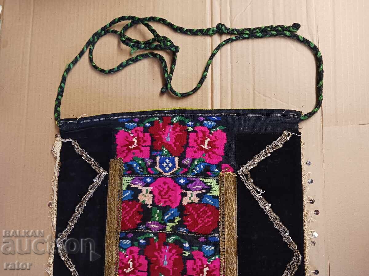 Αυθεντική υφαντή μάλλινη ποδιά, παραδοσιακή φορεσιά, ΑΝΘΕΚΤΙΚΗ με τιμή 79.00 BGN | € 40.39