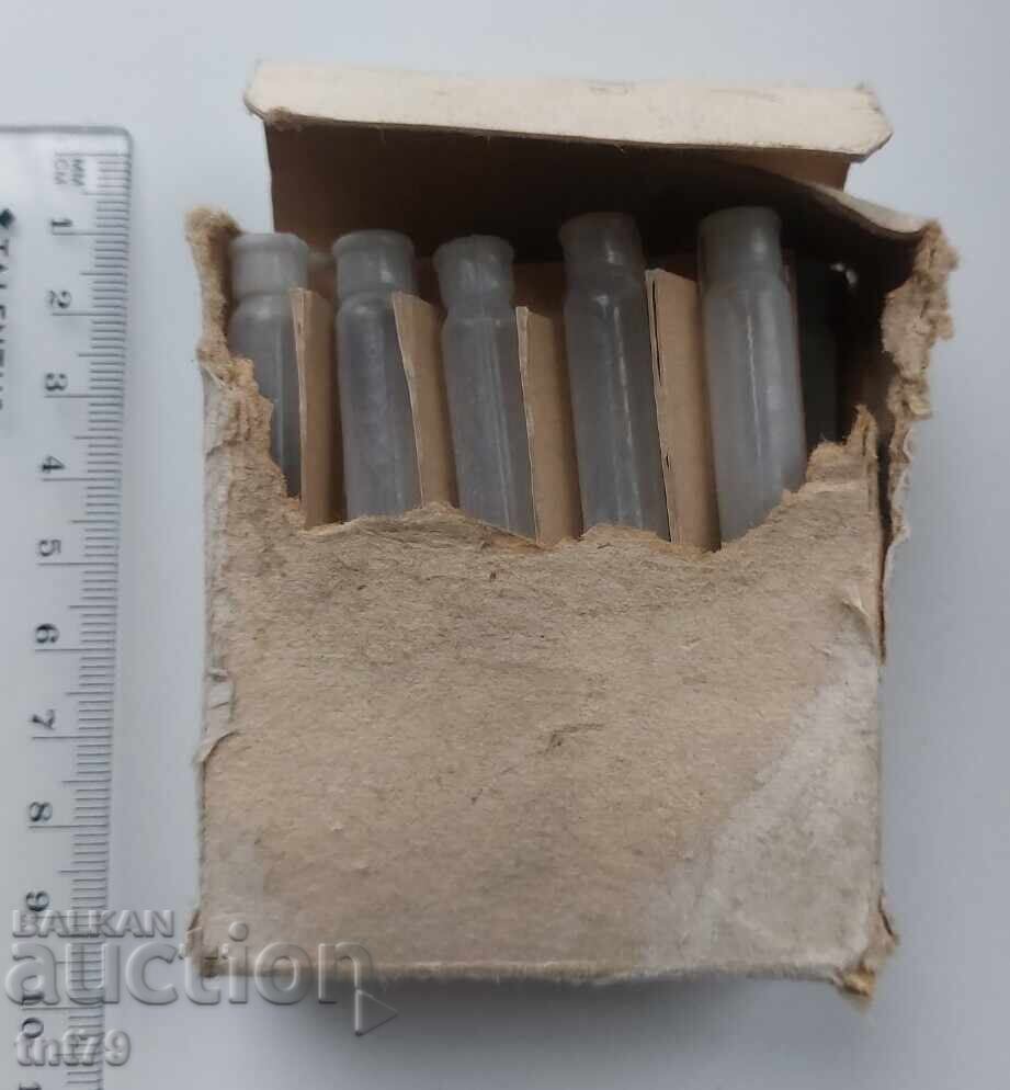 Seringi vechi cu apă – 10 bucăți cu preț 5.00 BGN | € 2.56