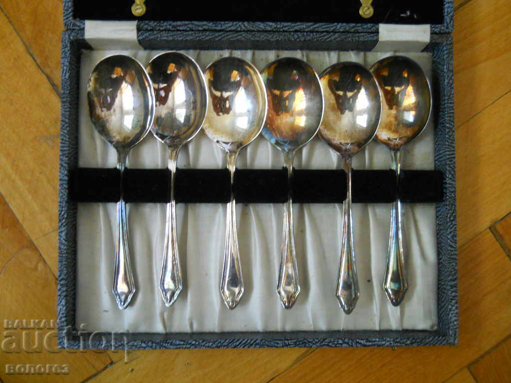 Set of silver-plated dessert spoons and forks (England) with price 90.00 BGN | € 46.02 Set of silver-plated dessert spoons and forks (England) with price 90.00 BGN | € 46.02