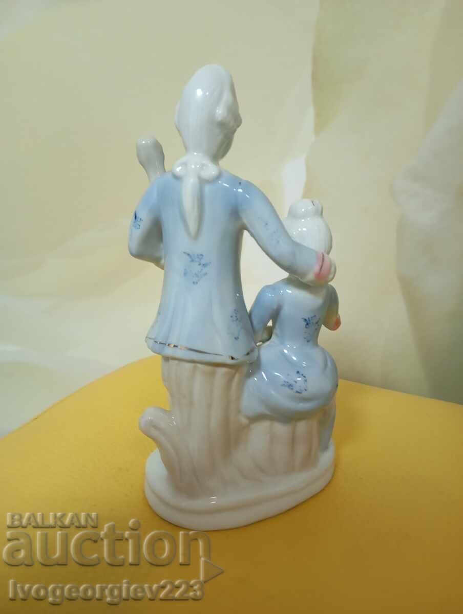 Auction Porcelain figurine Auction Porcelain figurine