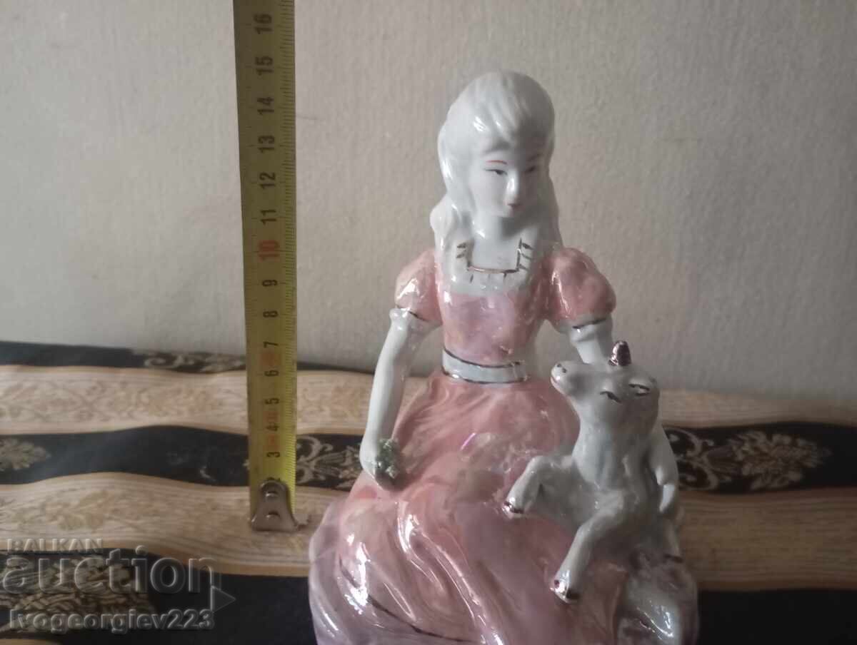 Porcelain figurine - 6 Porcelain figurine - 6