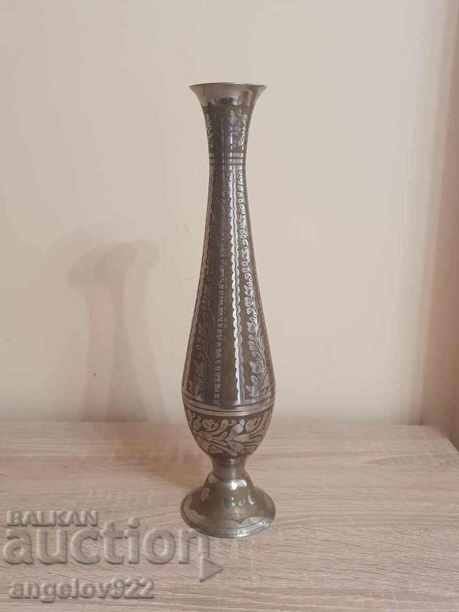 Голяма гравирана бронзова ваза!!! с цена 9.01 лв. | € 4.61