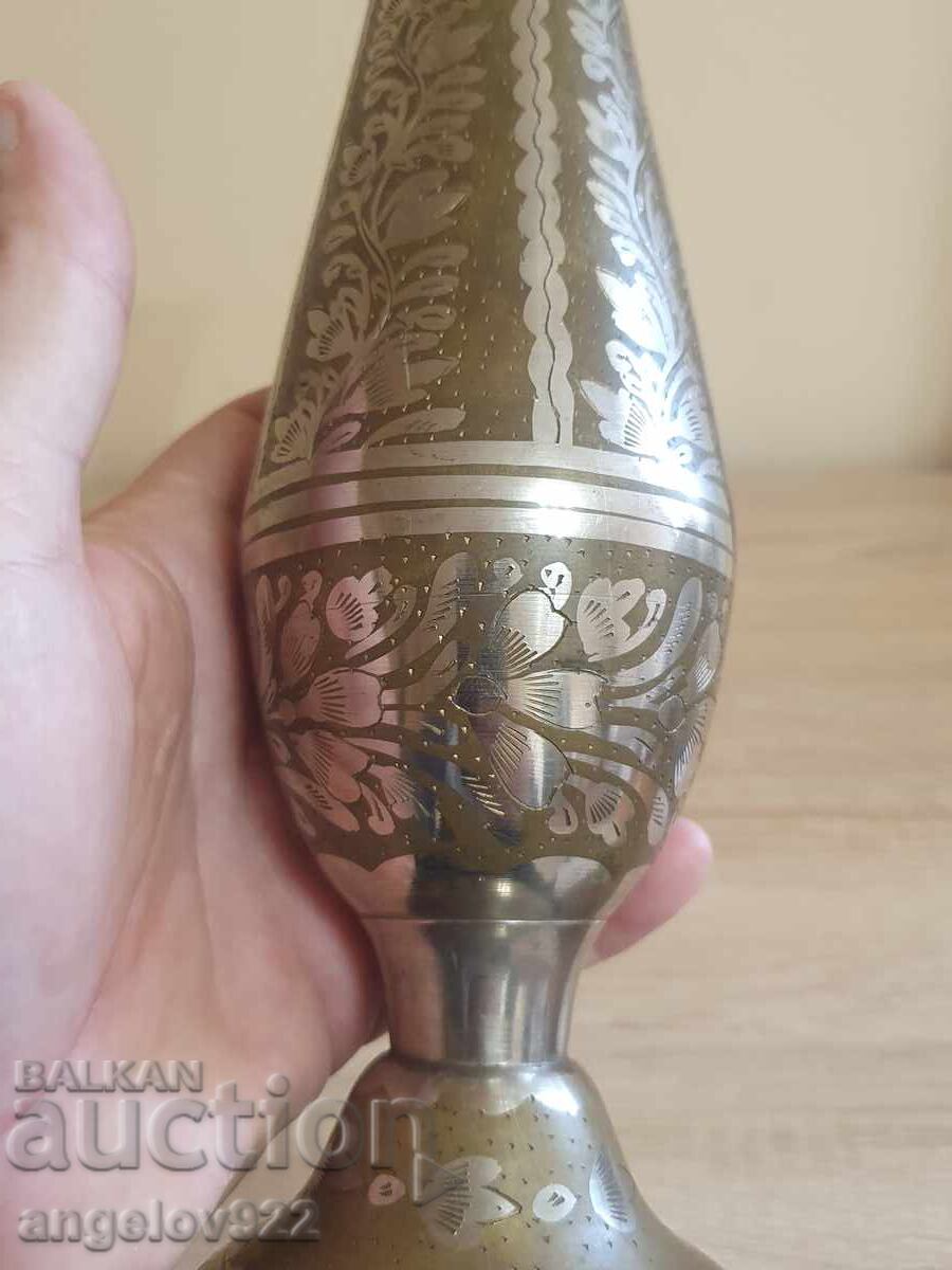 Доставка на Голяма гравирана бронзова ваза!!!