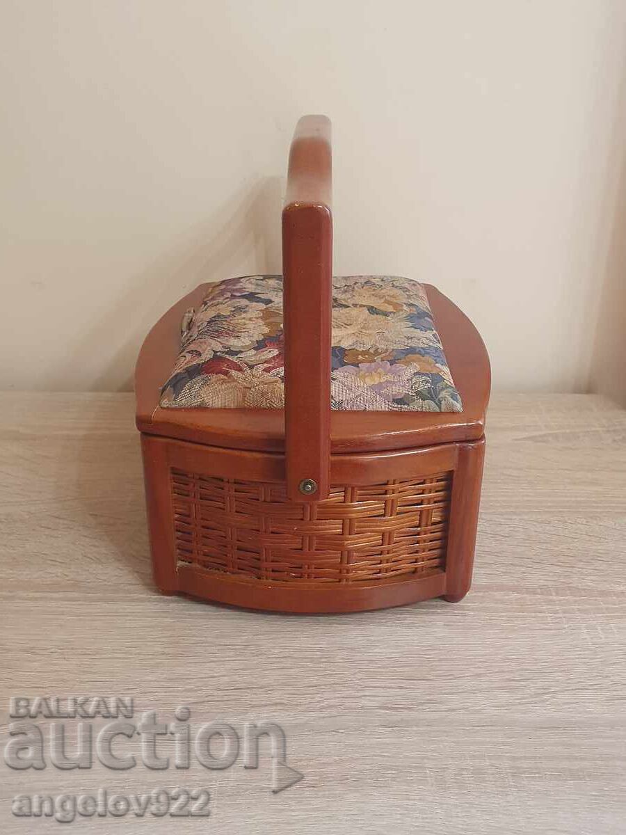 Beautiful large wooden jewelry box!!! - 6