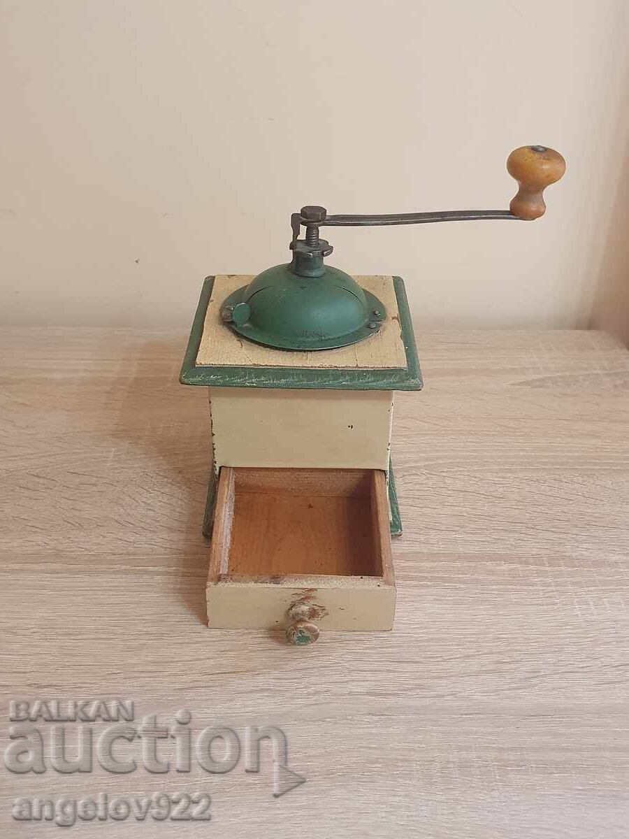 Vintage coffee grinder!!! with price 0.01 BGN | € 0.01