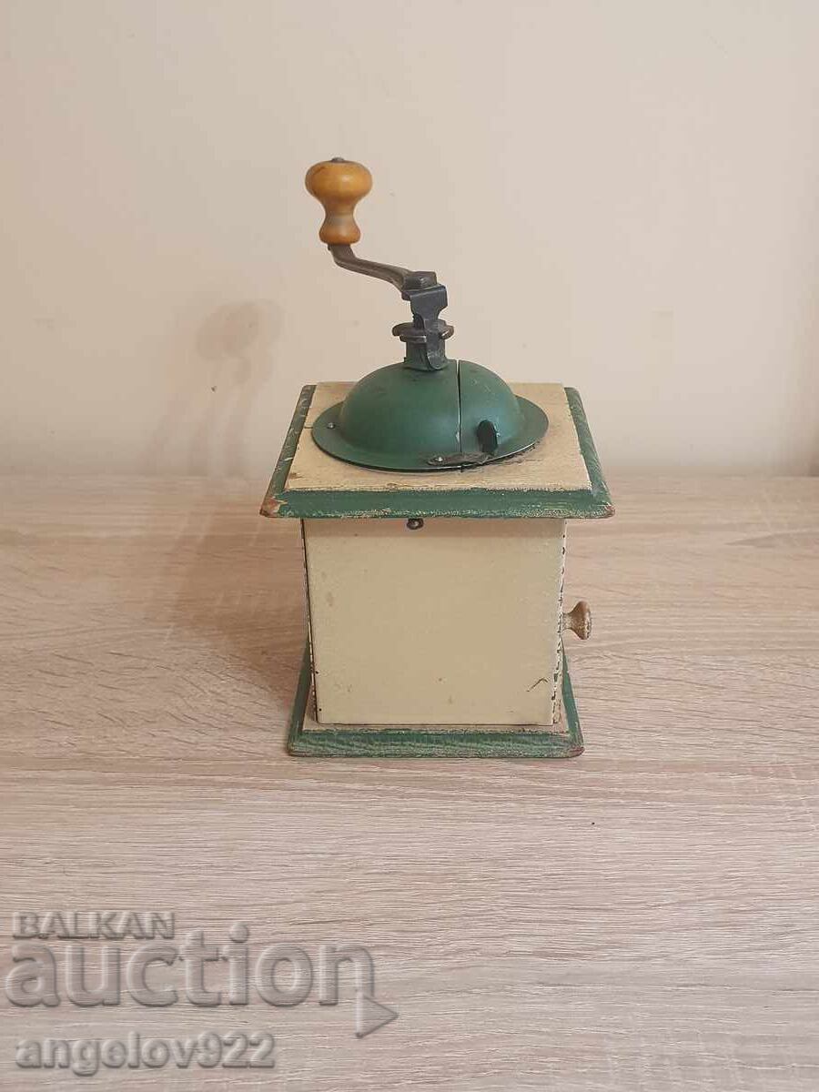 Auction  Vintage coffee grinder!!!