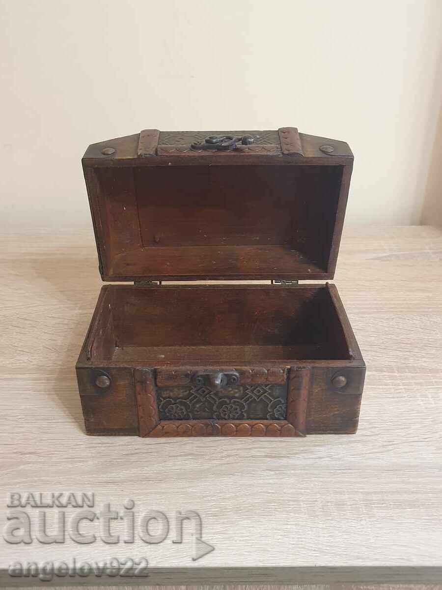 Βίντατζ ξύλινο κουτί κοσμημάτων!!! με τιμή 0.01 BGN | € 0.01