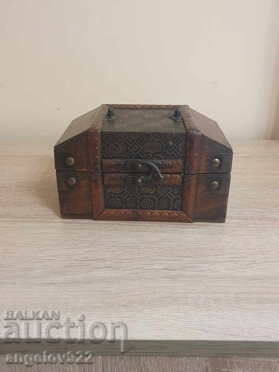 Δημοπρασία Βίντατζ ξύλινο κουτί κοσμημάτων!!!