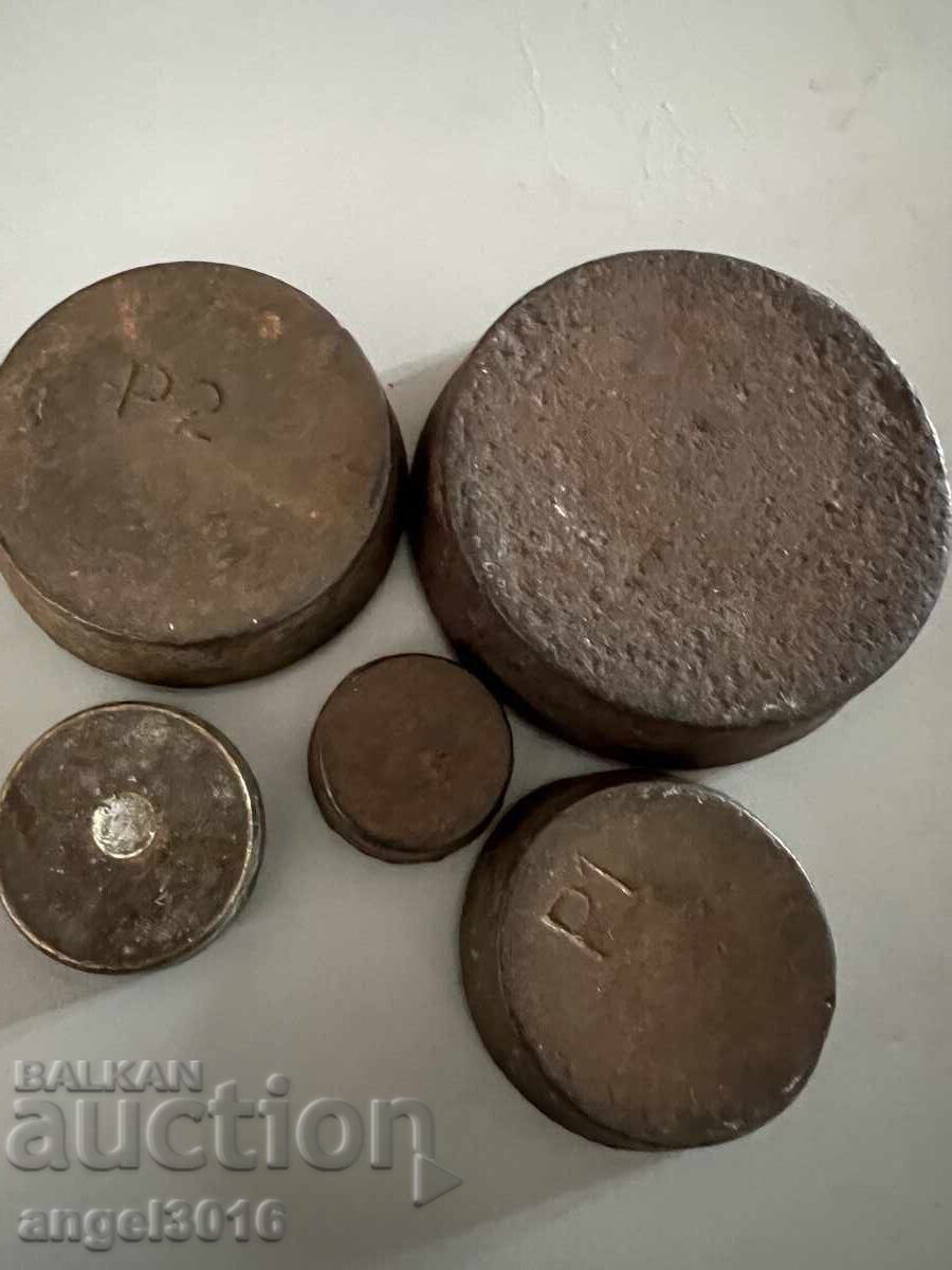 Delivery of Collectible antique weights 8oz - 1/2oz weights Delivery of Collectible antique weights 8oz - 1/2oz weights