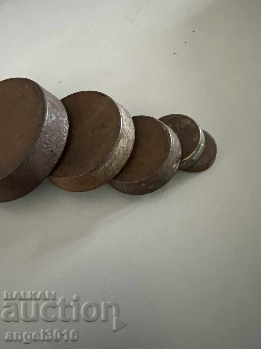 Collectible antique weights 8oz - 1/2oz weights - 5 Collectible antique weights 8oz - 1/2oz weights - 5