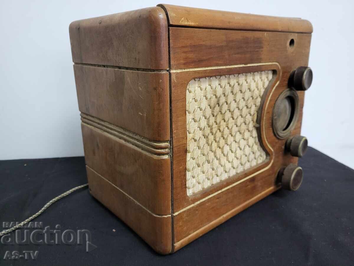 Crosley Tube Radio with price 61.00 BGN | € 31.19