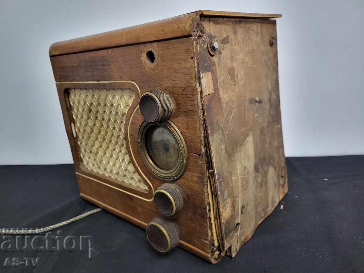 Auction  Crosley Tube Radio