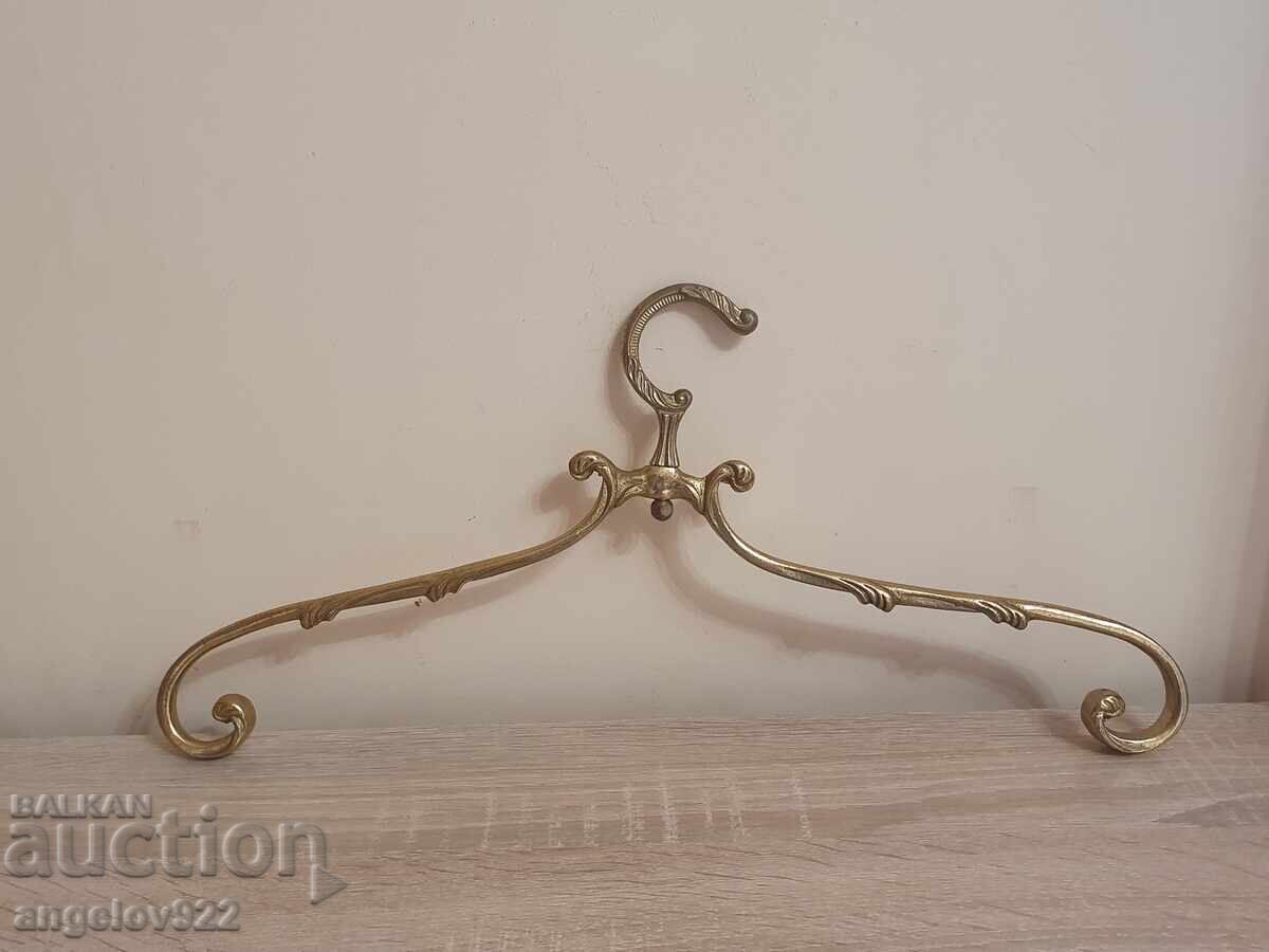 Μασίφ βιντάζ μπρούτζινη κρεμάστρα 1 με τιμή 14.11 BGN | € 7.21