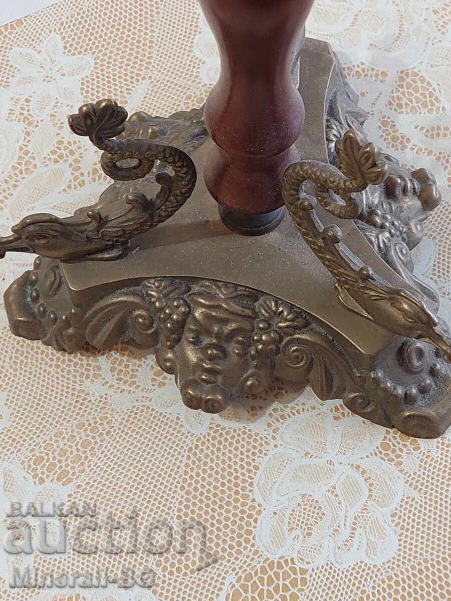 Μεγάλο παλιό σταχτοδοχείο με τιμή 100.00 BGN | € 51.13