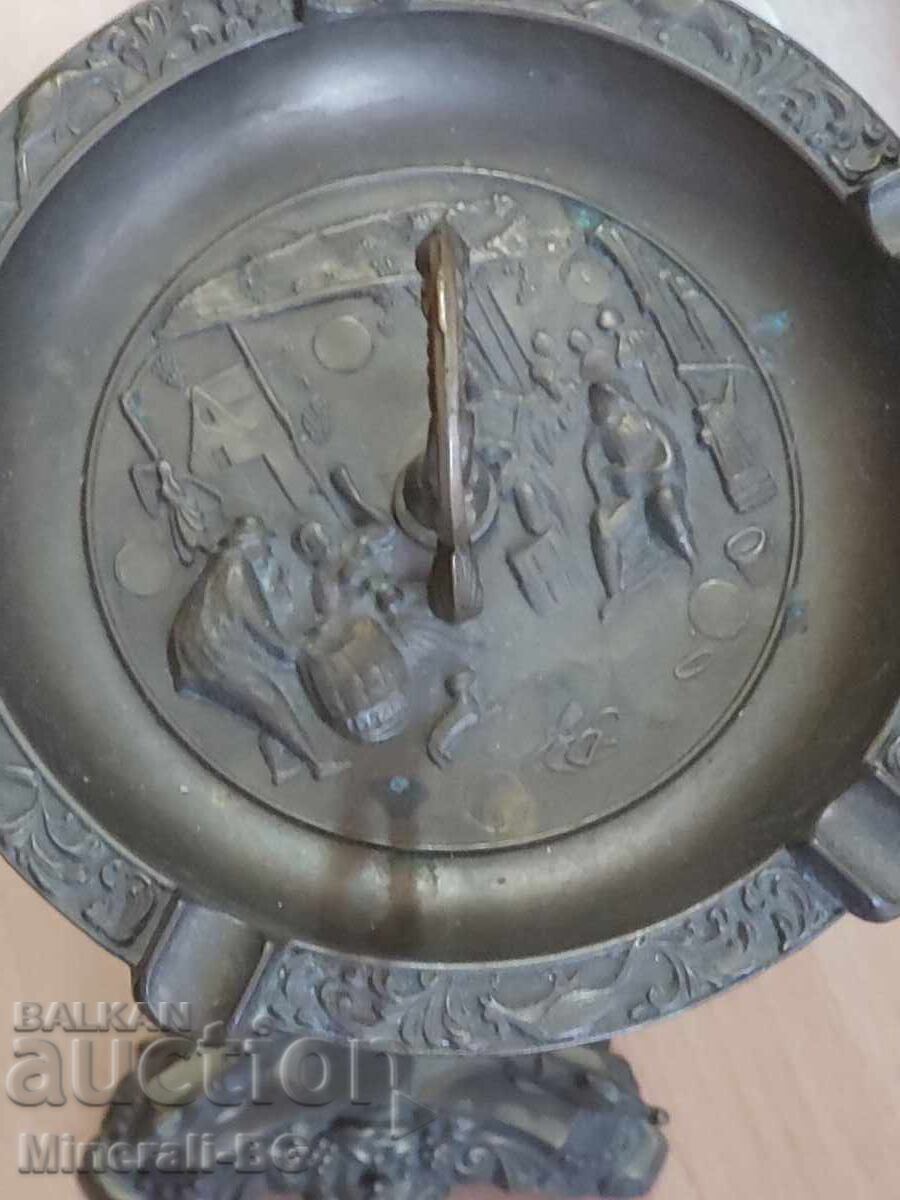 Δημοπρασία Μεγάλο παλιό σταχτοδοχείο