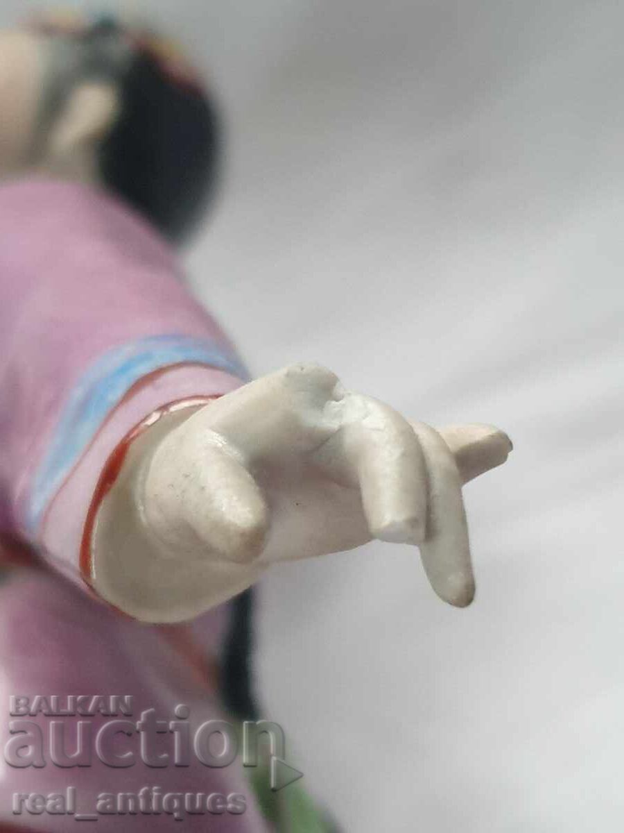 Porcelain figure - 5 Porcelain figure - 5