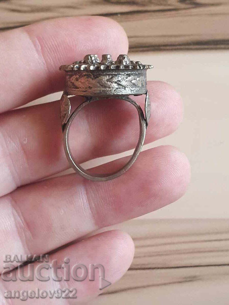 Auction  Bolyar silver ring with a "sachan" design!!!