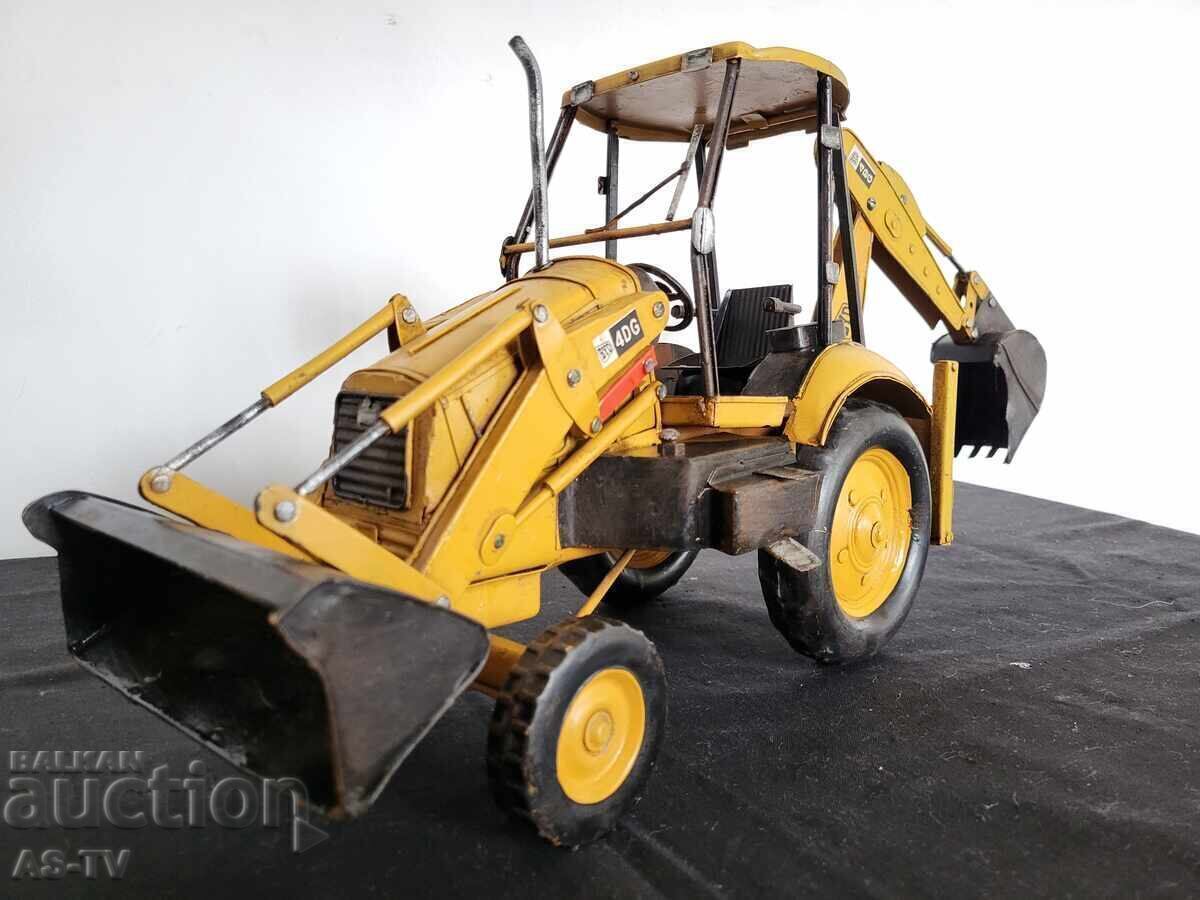 Auction  Metal excavator