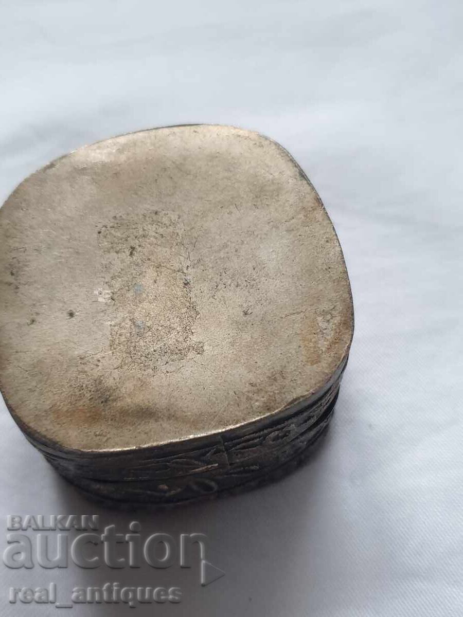 Livrarea Cutie placata cu argint Livrarea Cutie placata cu argint