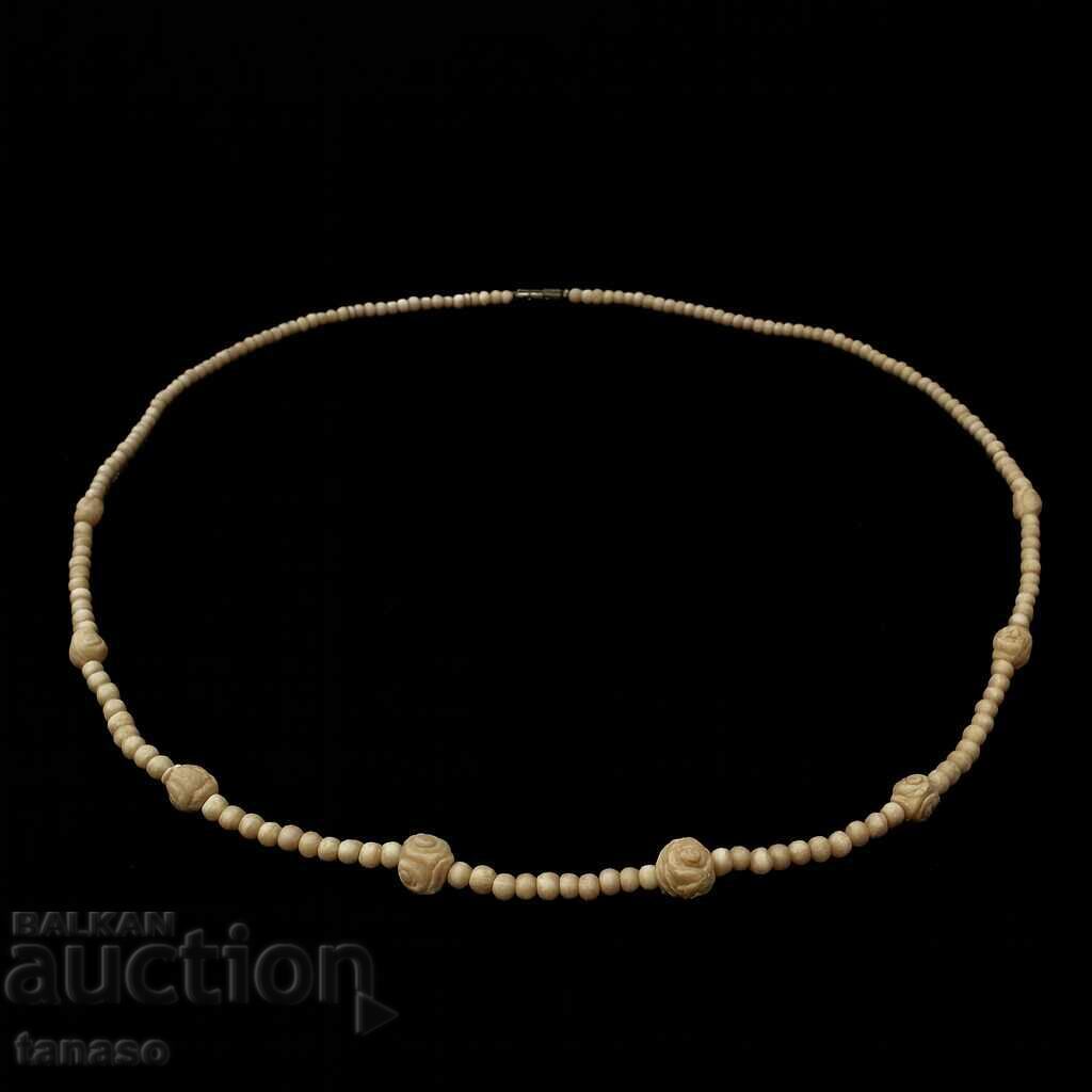 Χειροποίητο σκαλιστό παλιό κολιέ από ελεφαντόδοντο με τιμή 60.00 BGN | € 30.68 Χειροποίητο σκαλιστό παλιό κολιέ από ελεφαντόδοντο με τιμή 60.00 BGN | € 30.68