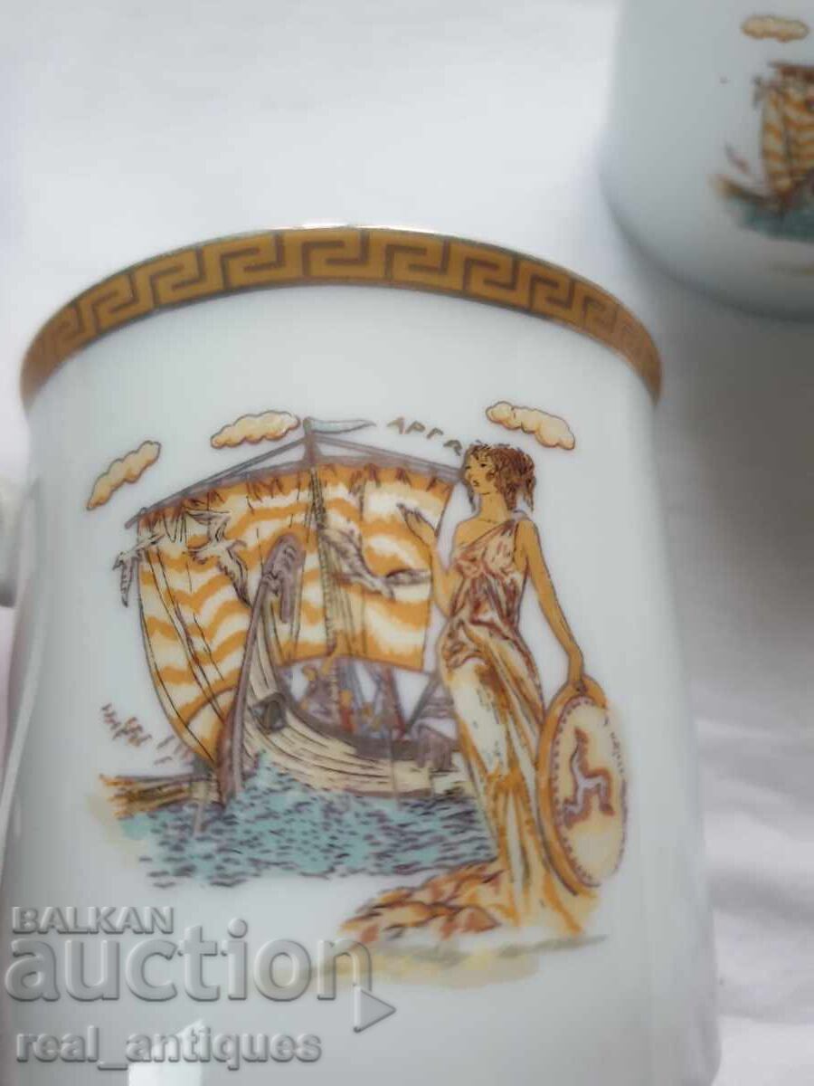 Аукцион Порцеланови чаши