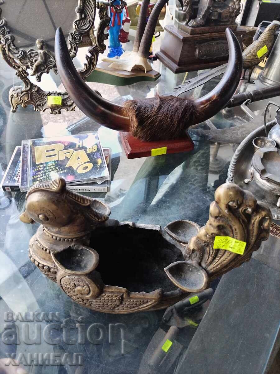 МАСИВНА БРОНЗОВА ФИГУРА с цена 120.00 лв. | € 61.36