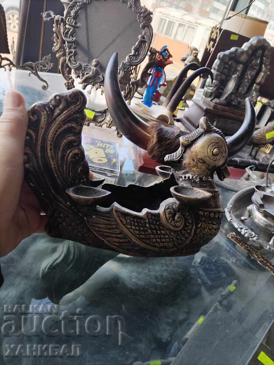 Доставка на МАСИВНА БРОНЗОВА ФИГУРА