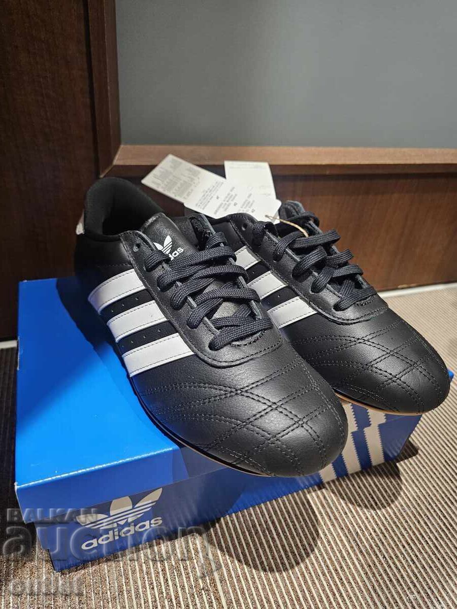 Δημοπρασία Γυναικεία αθλητικά παπούτσια Adidas Δημοπρασία Γυναικεία αθλητικά παπούτσια Adidas