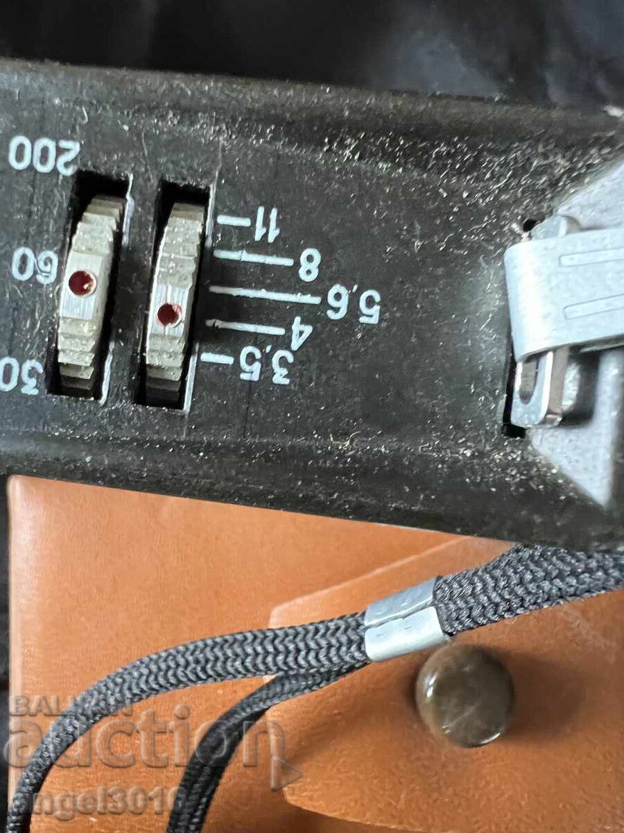 Livrarea APARAT FOTO SPION "KIEV 30" CU HUSĂ