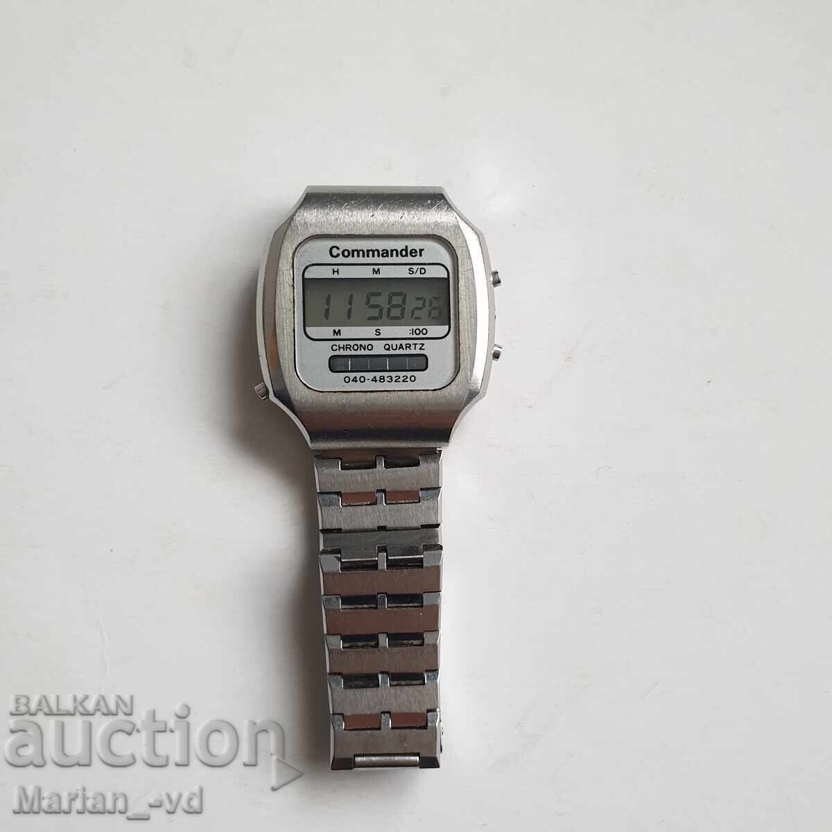 Ηλεκτρονικό ρολόι Commander Ηλεκτρονικό ρολόι Commander