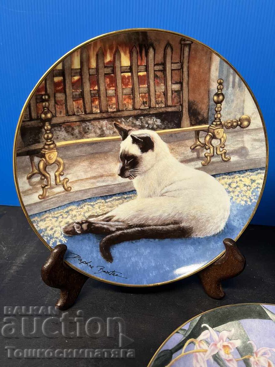 Farfurii de porțelan de colecție cu pisici cu preț 20.00 BGN | € 10.23