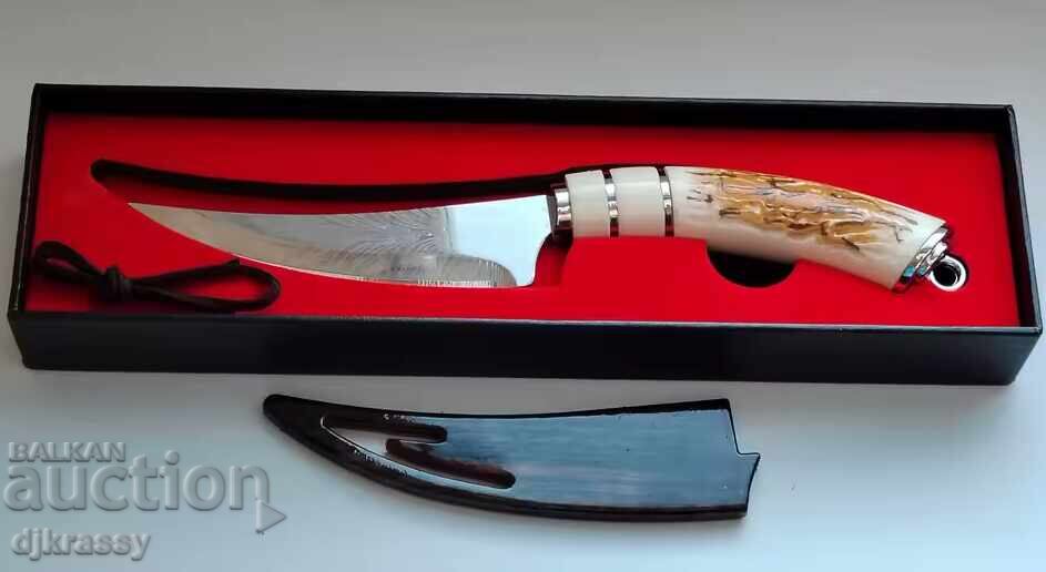 Licitație Cuțit frumos în cutie cadou