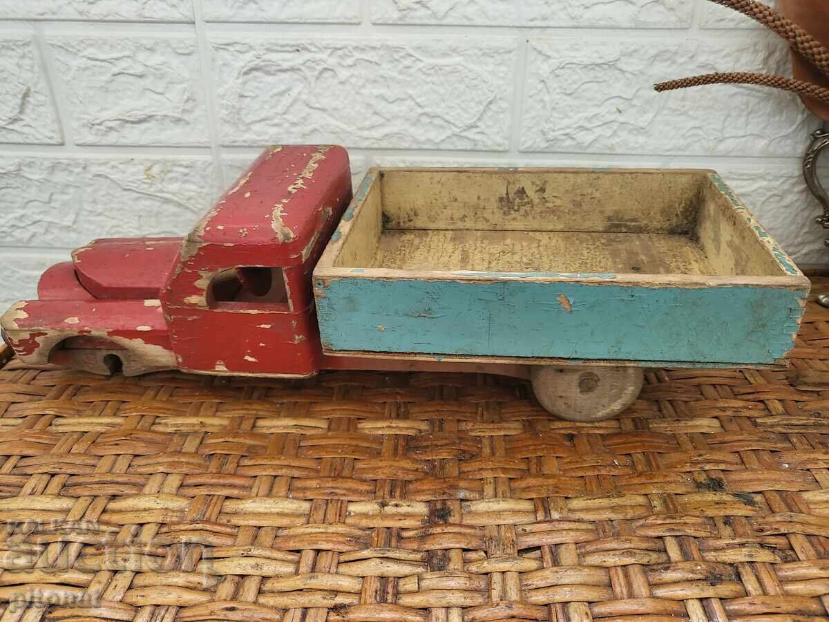 Παλιό ξύλινο φορτηγό παιχνίδι με τιμή 25.00 BGN | € 12.78 Παλιό ξύλινο φορτηγό παιχνίδι με τιμή 25.00 BGN | € 12.78