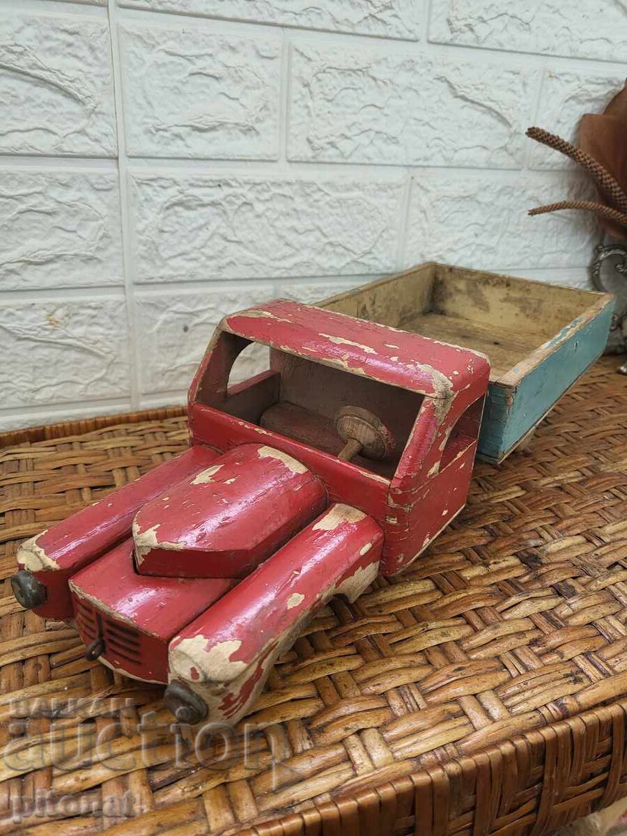 Παλιό ξύλινο φορτηγό παιχνίδι Παλιό ξύλινο φορτηγό παιχνίδι