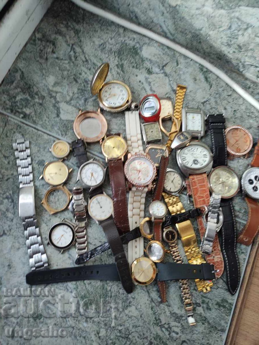 Lot of watch parts. Cases, Bracelets. From 1 St with price 5.50 BGN | € 2.81 Lot of watch parts. Cases, Bracelets. From 1 St with price 5.50 BGN | € 2.81