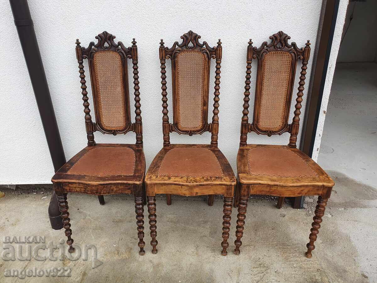 Beautiful vintage chairs array!!!
