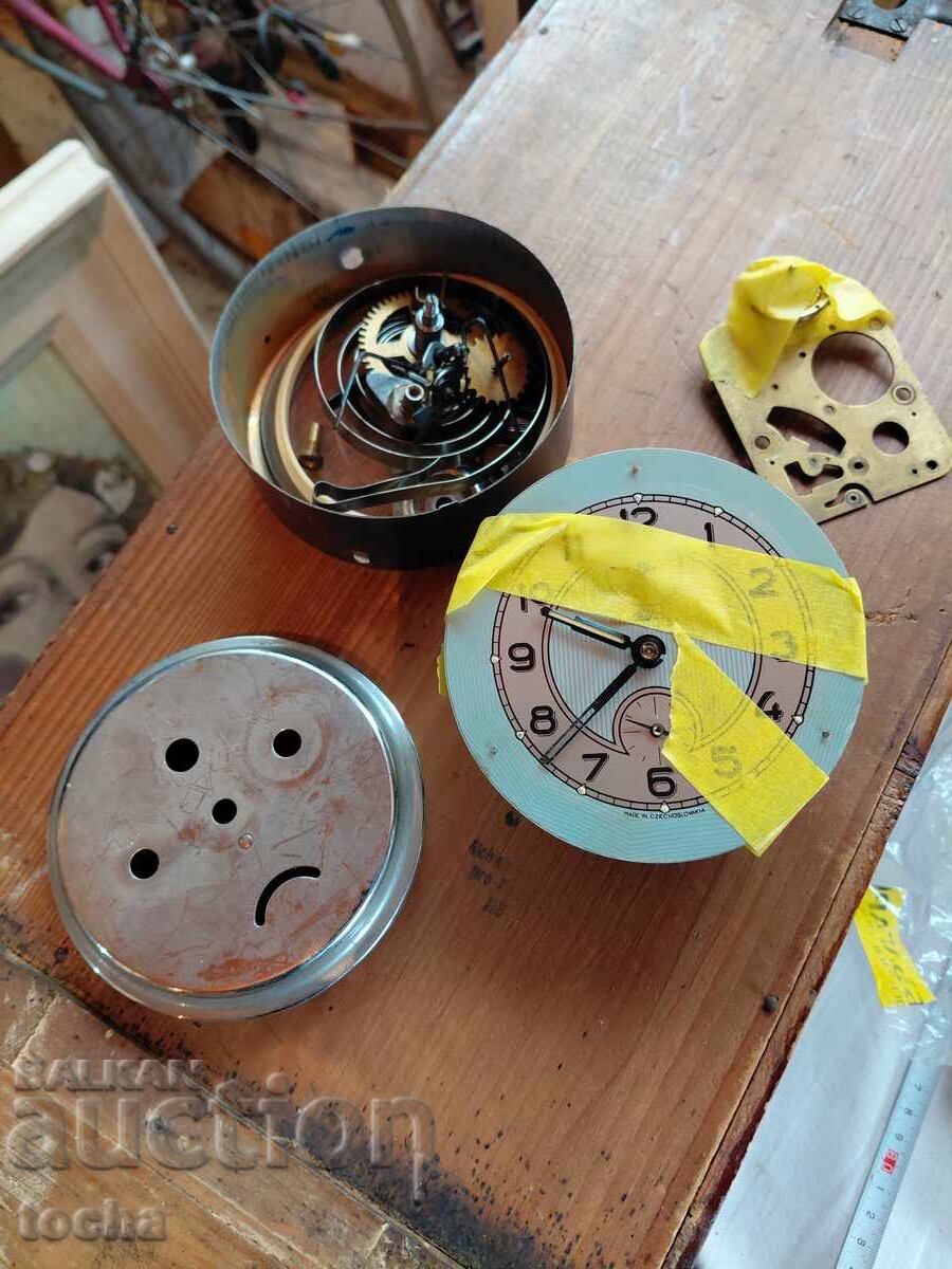 Τσέχικο επιτραπέζιο ρολόι/ξυπνητήρι. BZC Τσέχικο επιτραπέζιο ρολόι/ξυπνητήρι. BZC