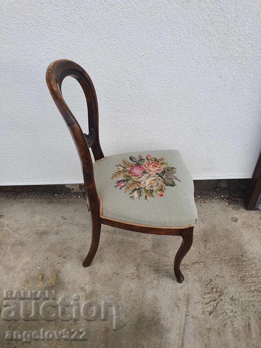 Δημοπρασία Όμορφη vintage καρέκλα από μασίφ ξύλο!!!