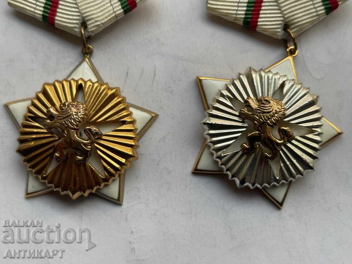 Ordinul pentru Curaj Civil și Merit set 1+2+3 st cu preț 139.00 BGN | € 71.07 Ordinul pentru Curaj Civil și Merit set 1+2+3 st cu preț 139.00 BGN | € 71.07