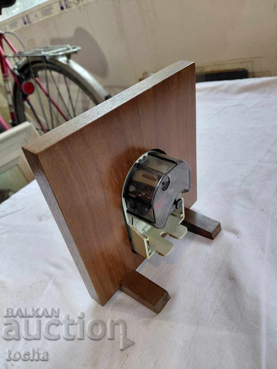 Γερμανικός επιτραπέζιος υπολογιστής. BZC με τιμή 21.00 BGN | € 10.74